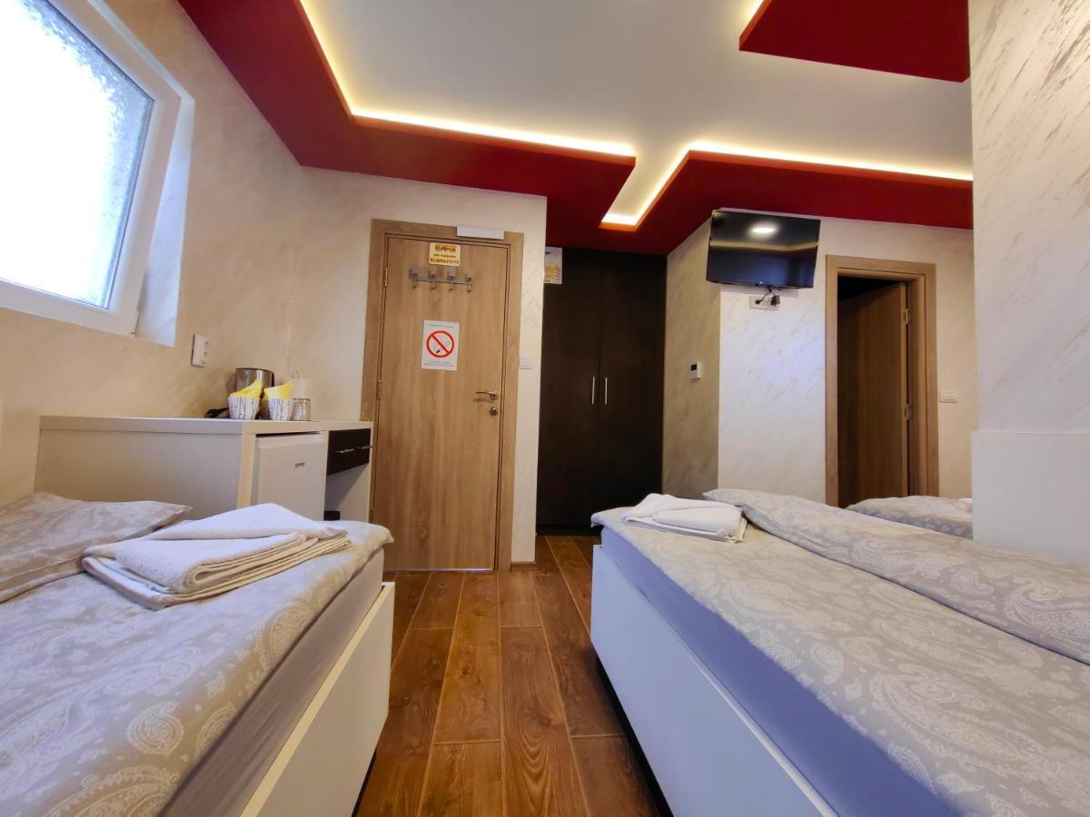 Hotel Oldbrick Pub à Sombor Extérieur photo