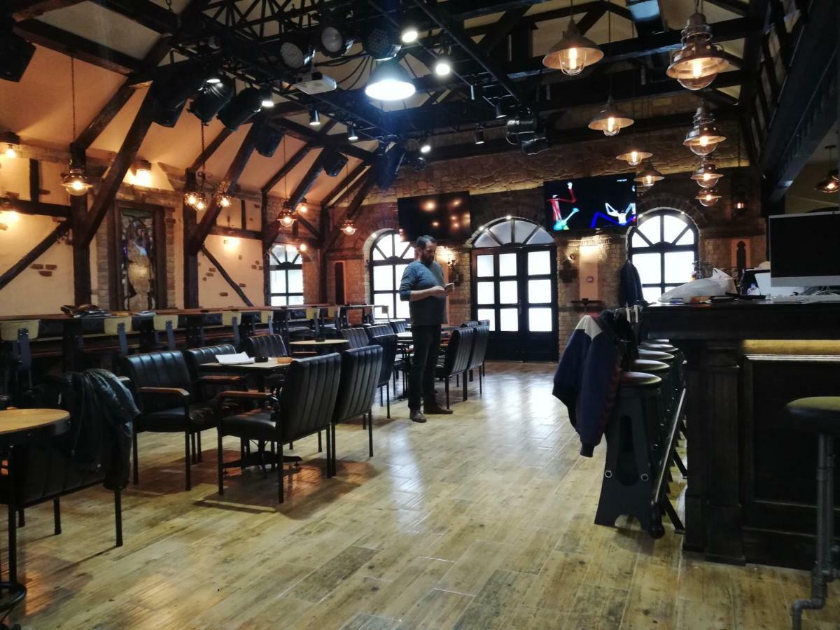 Hotel Oldbrick Pub à Sombor Extérieur photo