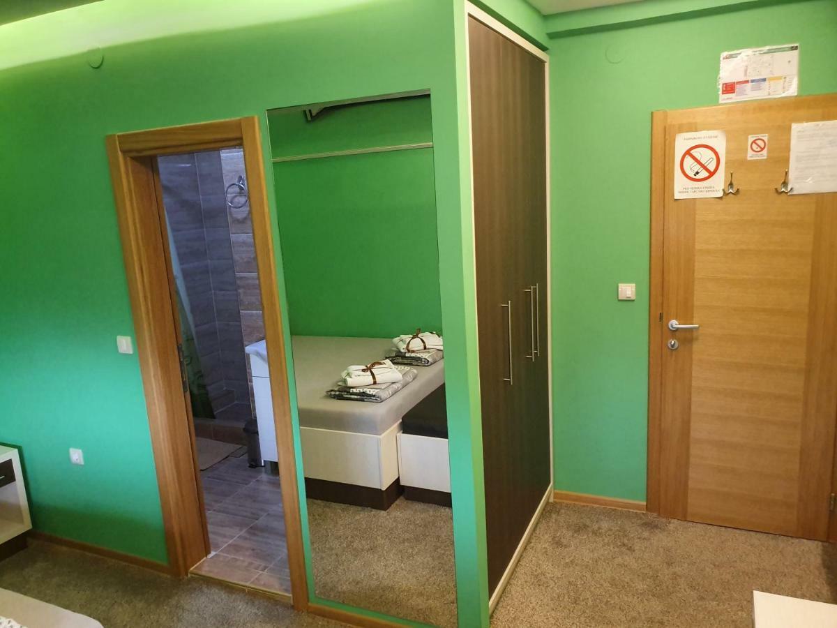 Hotel Oldbrick Pub à Sombor Extérieur photo