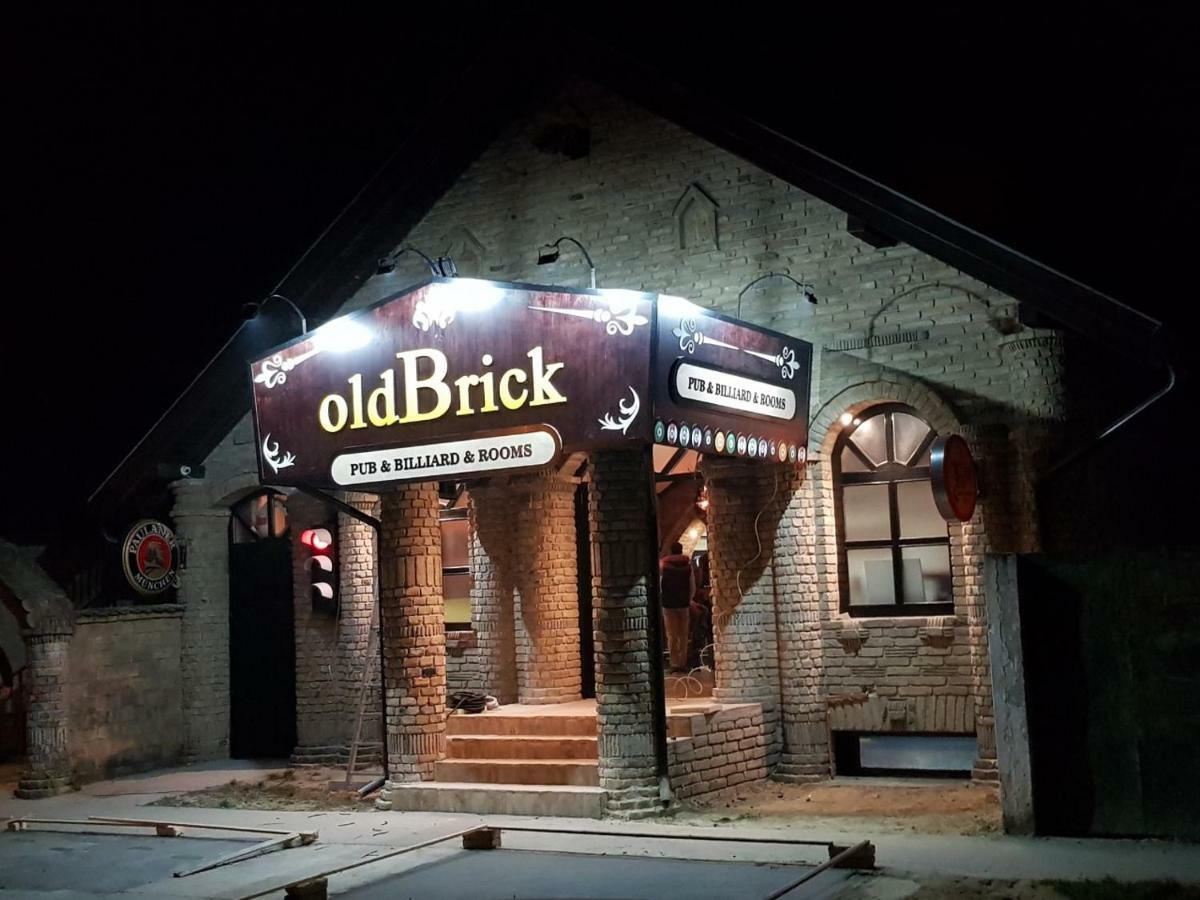 Hotel Oldbrick Pub à Sombor Extérieur photo